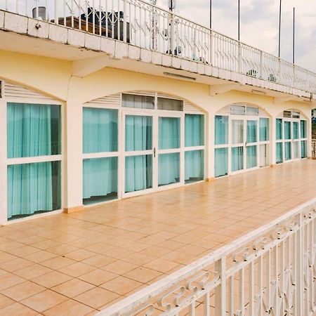 Sunrise Apartments Hotel Fort Portal Bagian luar foto