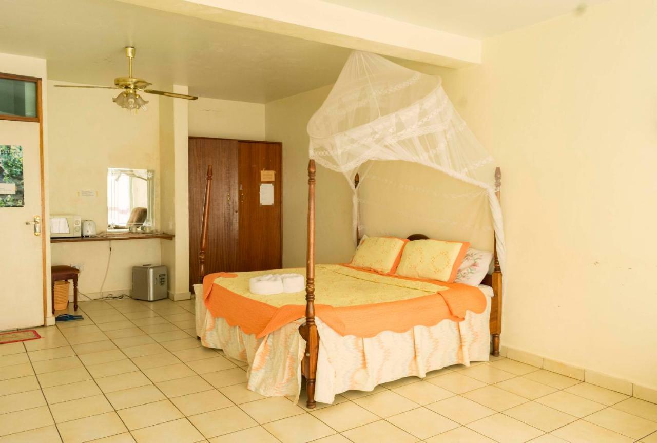 Sunrise Apartments Hotel Fort Portal Bagian luar foto